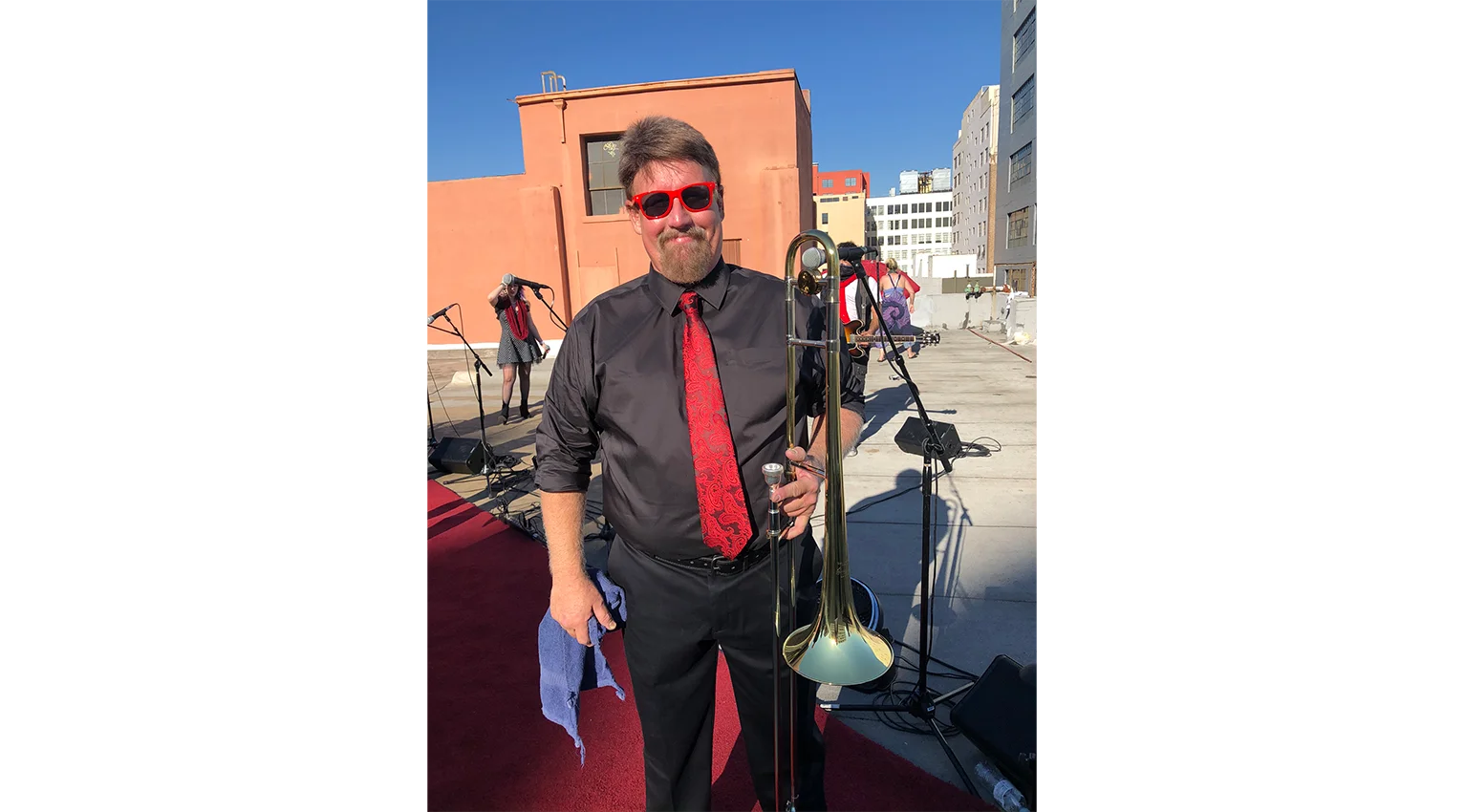The-Convertibles-Christmas-Rooftop-Concert (15)